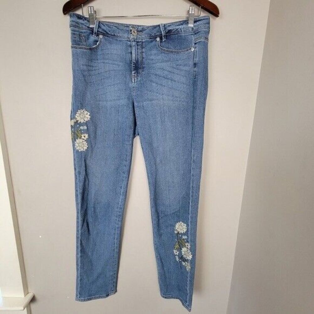 J Jill Jeans Weekender Floral Embossed Jeans Size 6
